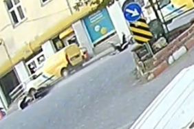 Denizli’de akıl almaz kaza: Sinyali koluyla verince motosikletliyi yere düşürdü