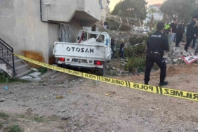 Denizli’de kamyonet evin bahçesine uçtu; 1 ölü 3 yaralı