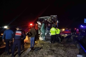 Denizli’de minibüs yolcu otobüsüyle çarpıştı: Yaralılar var