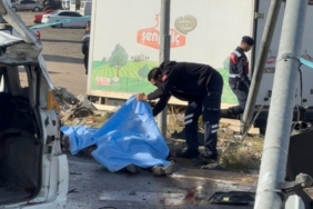 Diyarbakır’da tır ve iki aracı biçti: 2 ölü, 3 yaralı