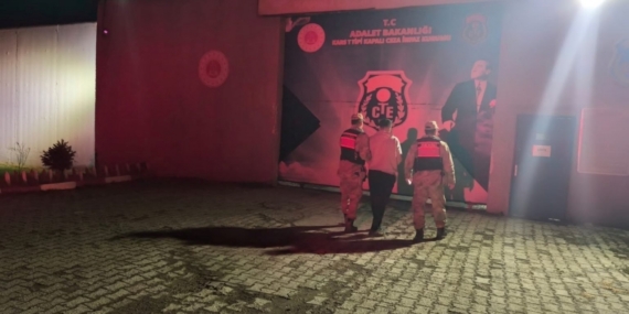 Dolandırıcılıktan aranıyordu, Digor’da yakalandı