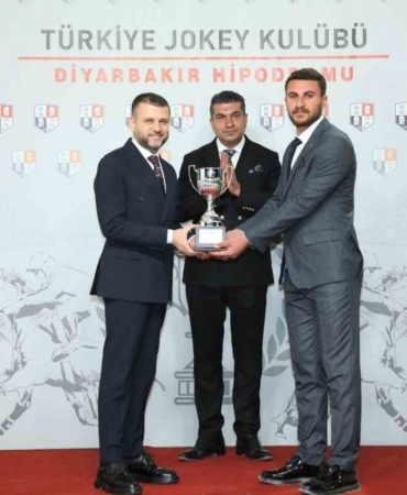 Eğil Belediye Başkanlığı koşusunu ‘Menabinoğlu’ kazandı