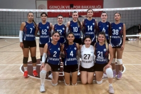 Elazığ Belediyespor Kadın Voleybol Takımı, galibiyete uzandı