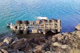 Elazığ’da beton mikseri göle uçtu: 1 yaralı
