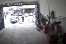 Elazığ’da motosiklet kazası güvenlik kamerasına yansıdı