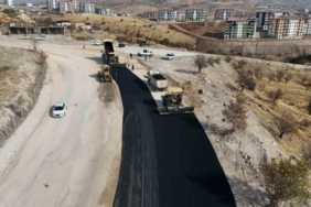 Elazığ’da yol yenileme çalışmaları devam ediyor