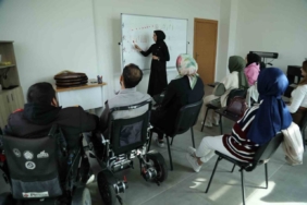Engelsiz Yaşam Merkezi’nde dezavantajlı bireyler sosyal ve kültürel faaliyetlerle destekleniyor