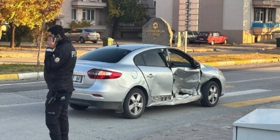 Erzincan’da trafik kazası: 2’i çocuk 4 yaralı