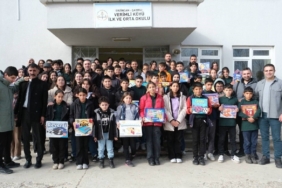 Erzincanlı öğrencilerden Verimli köyüne dostluk köprüsü