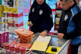 Ezine’de tarihi geçmiş ve etiketsiz ürün satan 2 markete 596 milyon TL ceza