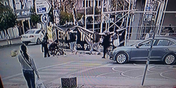 Fenalaşarak yere düşen yaşlı adam hastanede yaşam savaşı veriyor