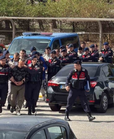 FETÖ şüphelileri denizde yakalandı