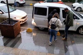 Fuhuş operasyonunda 5 kadın ve iş yeri sahibi yakalandı