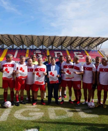 Futbolun efsane isimleri Niğde’de buluştu