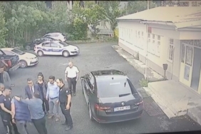 Gazeteciyi darbeden koruma polisine ceza