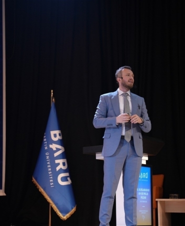 Geleceğin Türkiye’si için Okan Hocaoğlu güvenli konutların önemine dikkati çekti