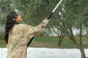 Genç kadın çiftçi huzuru toprakta buldu