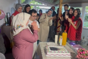 Gençlerden down sendromlu kardeşlere yürek ısıtan doğum günü sürprizi