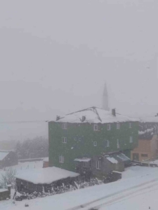 Giresun yaylaları beyaza büründü