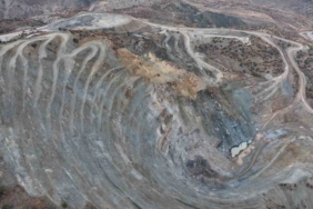 Göçük altında kalan işçiyi arama kurtarma çalışmaları 3’üncü gününde devam ediyor