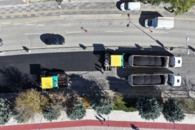 Gölbaşı Belediyesi’nden sıcak asfalt serimi çalışmaları