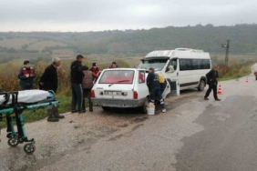 Gönen’de trafik kazasında sıkışan sürücü itfaiye ekiplerince kurtarıldı