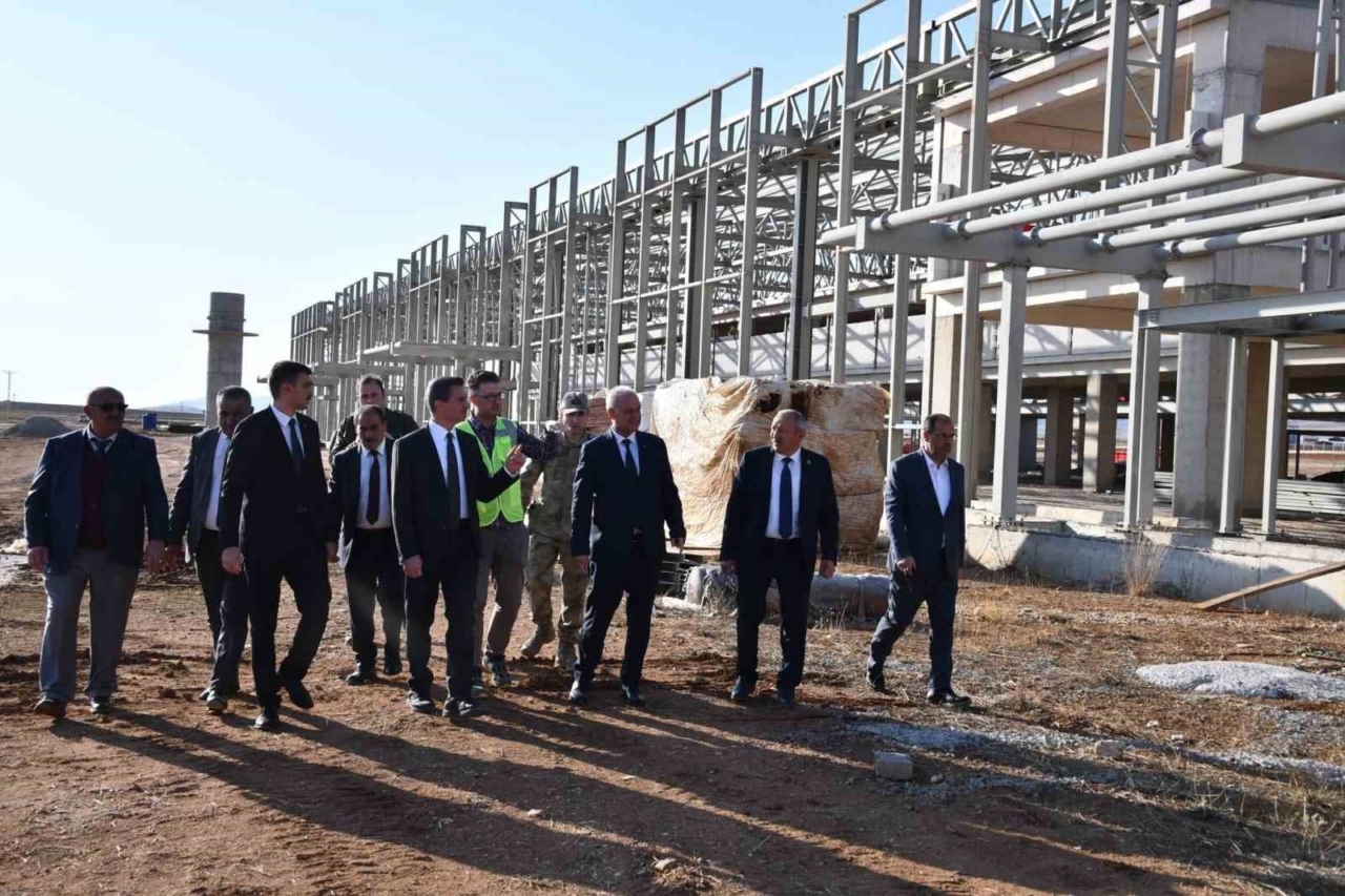 Gümüşhane ve Bayburt’un dünyaya açılacak kapısı olan havalimanı hızla yükseliyor