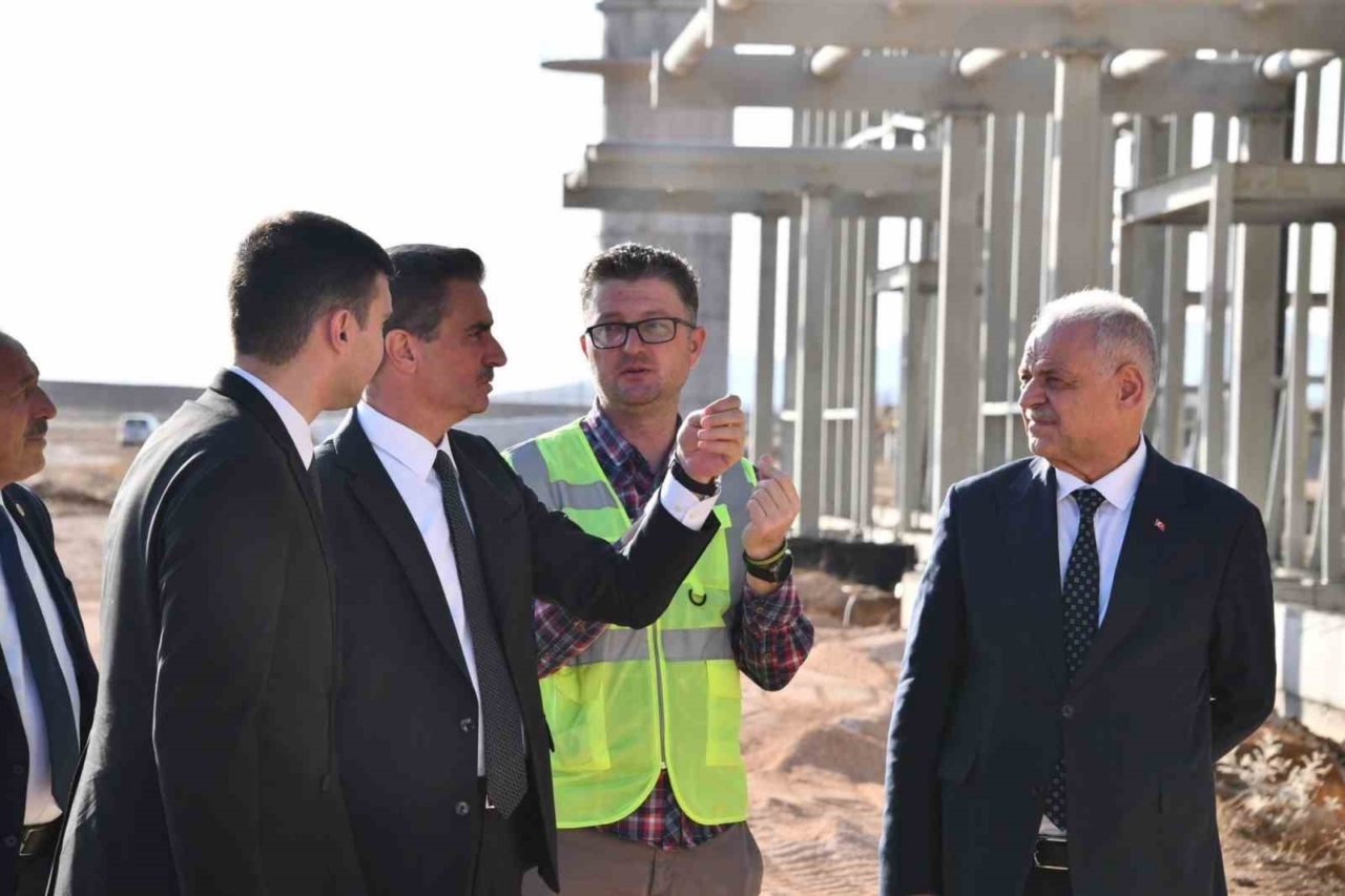 Gümüşhane ve Bayburt’un dünyaya açılacak kapısı olan havalimanı hızla yükseliyor