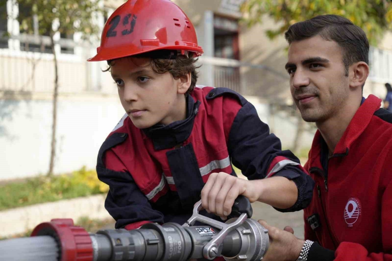 Gümüşhane’de itfaiyecilik eğitimi temelden başlıyor