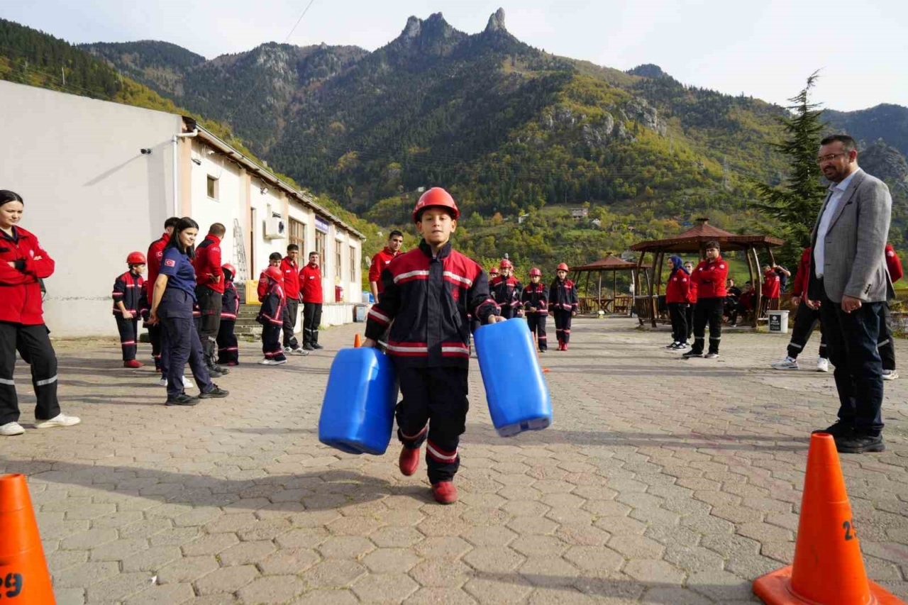 Gümüşhane’de itfaiyecilik eğitimi temelden başlıyor