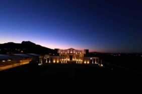 (Güncellendi) Paranın ilk basıldığı Sardes Antik Kenti artık gece de parlıyor