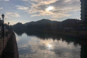 Güneş ve Porsuk Çayı’nın uyumu ortaya kartpostallık görüntüler çıkardı