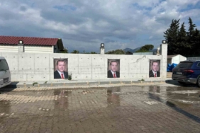 Güzelbahçe ilçe başkanı, Erdoğan sevgisini evinin duvarına taşıdı