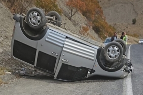 Hakkari karayolunda trafik kazası: 2 yaralı