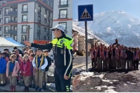 Hakkari polisinden öğrencilere uygulamalı trafik eğitimi