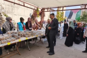 Hakkari’de Gazze yararına hayır çarşısı kuruldu