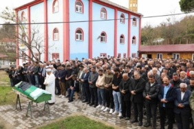 Hastalığına yenik düşen muhtar son yolculuğuna uğurlandı