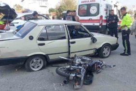 Hatalı sollama kaza getirdi: 2 yaralı