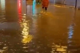 Hatay’da sağanak yağış caddeleri göle çevirdi