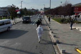 Hızlı giden motosikleti kazalara dikkat çekmek için kovaladılar