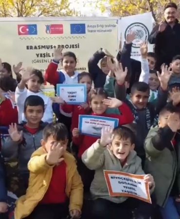 Iğdır’da "Yeşil diller" projesi kapsamında eğitim ve kuş gözlemi etkinliği