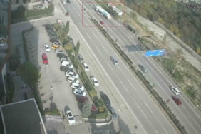 İki motosikletlinin yaralandığı kazada yeni güvenlik kamerası ortaya çıktı