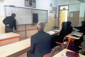 İnşaat ustasından engelli öğretmene tablo sürprizi