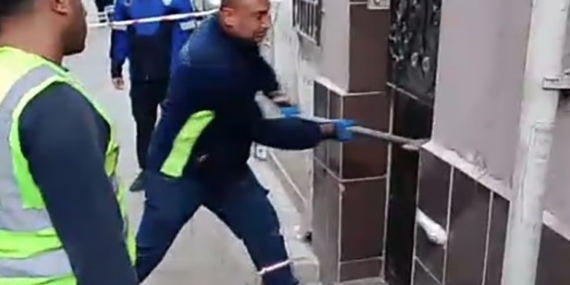 İzmir Büyükşehir ekipleri vatandaşın evine balyozla girdi