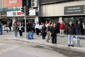 İzmir saat 09.05’te Ata’sını andı