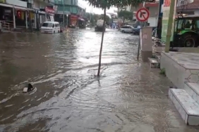 İzmir’in kuzey ilçelerinde kuvvetli sağanak yağış