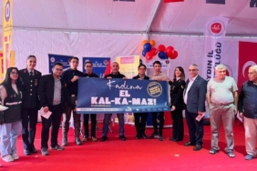 Jandarma, Atatürk Kent Meydanı’ndan vatandaşları bilgilendirdi