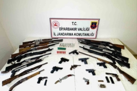 Jandarma ekiplerinden silah ve kaçakçılık operasyonu