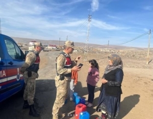 Jandarma kadına yönelik şiddeti önlemek için kapı kapı dolaşıyor