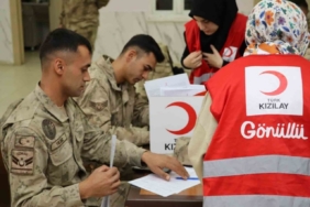 Jandarma personelinden Kızılay’a kan bağışı desteği